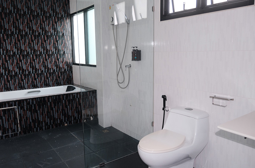 House with Private Pool in Sukhumvit 